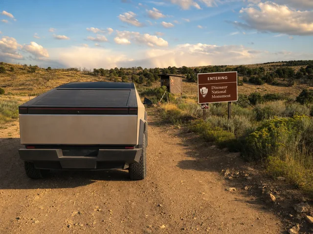 the monument boundary approach on Yampa Bench Road in Dinosaur National Monument.