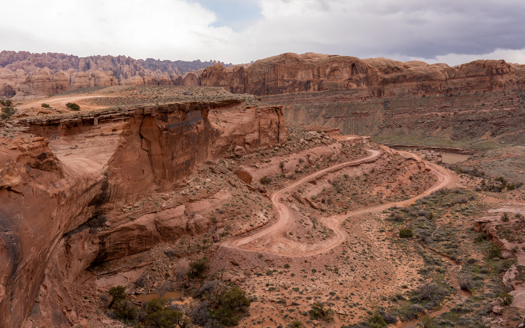 The sandstone ledges and desert mesas along Poison Spider Mesa