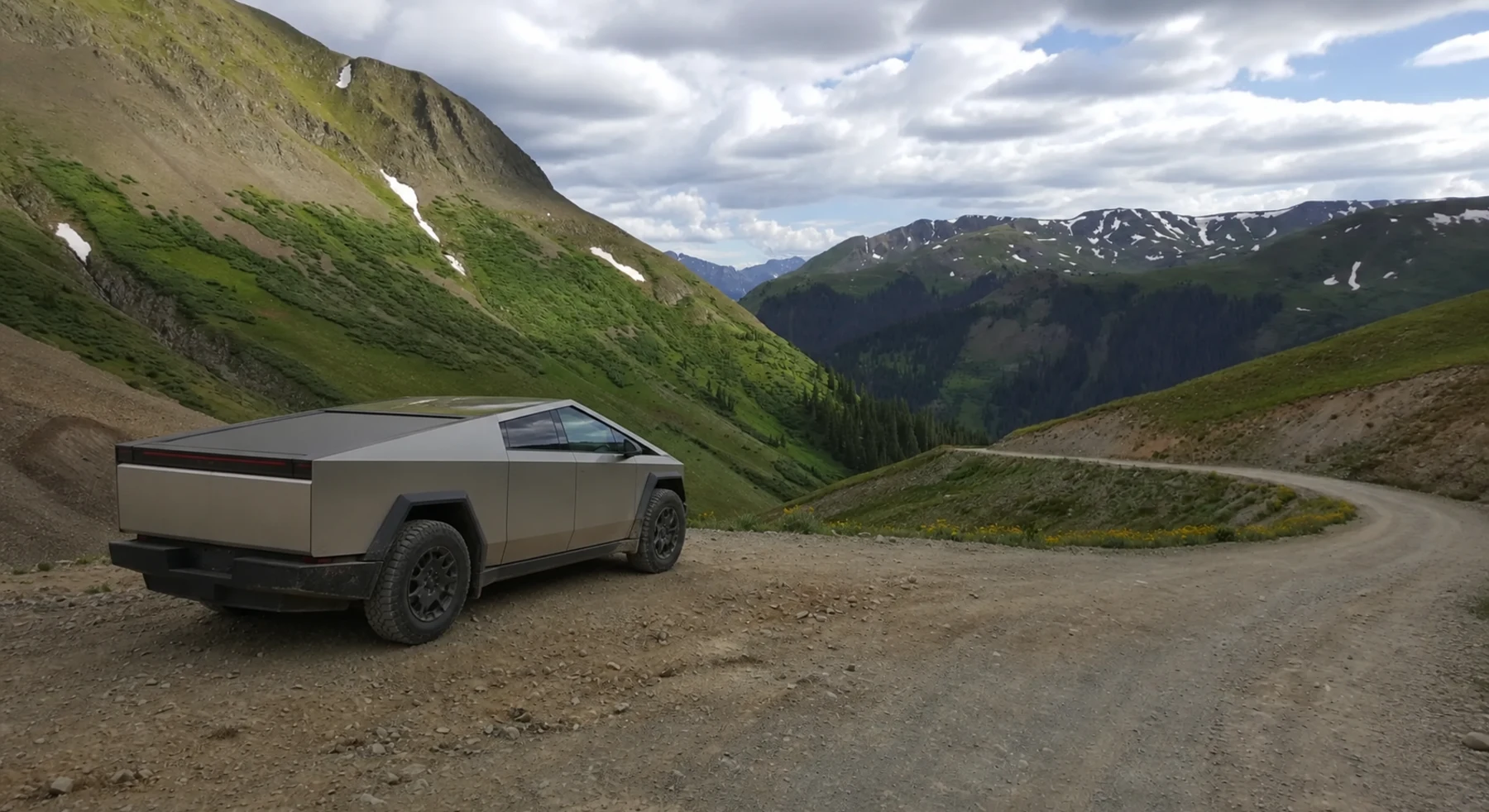 Cinnamon Pass in Colorado